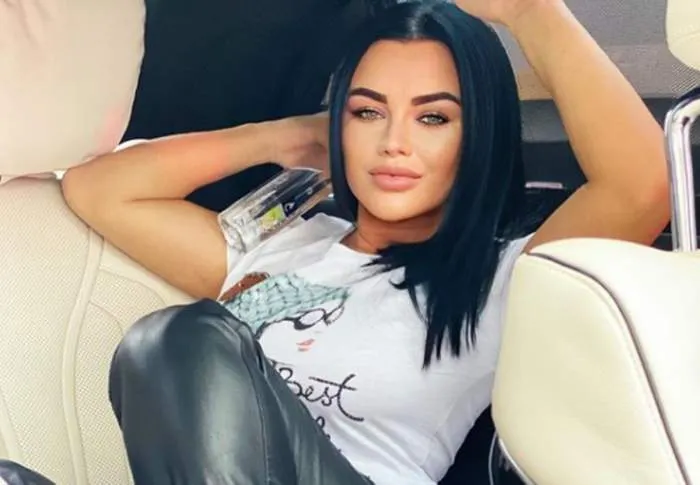 Carmen de la Sălciua, „țepuită” de o pereche de miri. Ce a pățit artista