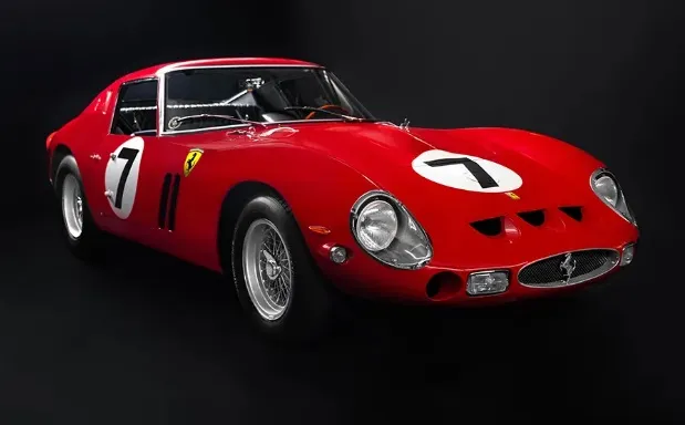Un Ferrari din 1962 a fost vândut la licitație cu o sumă record
