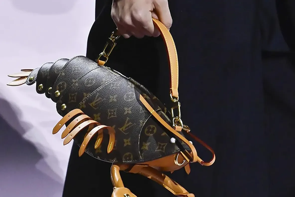 Cât costă geanta Louis Vuitton în formă de homar. Accesoriul a devenit viral