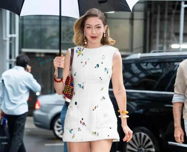Gigi Hadid și-a făcut o schimbare spectaculoasă de look