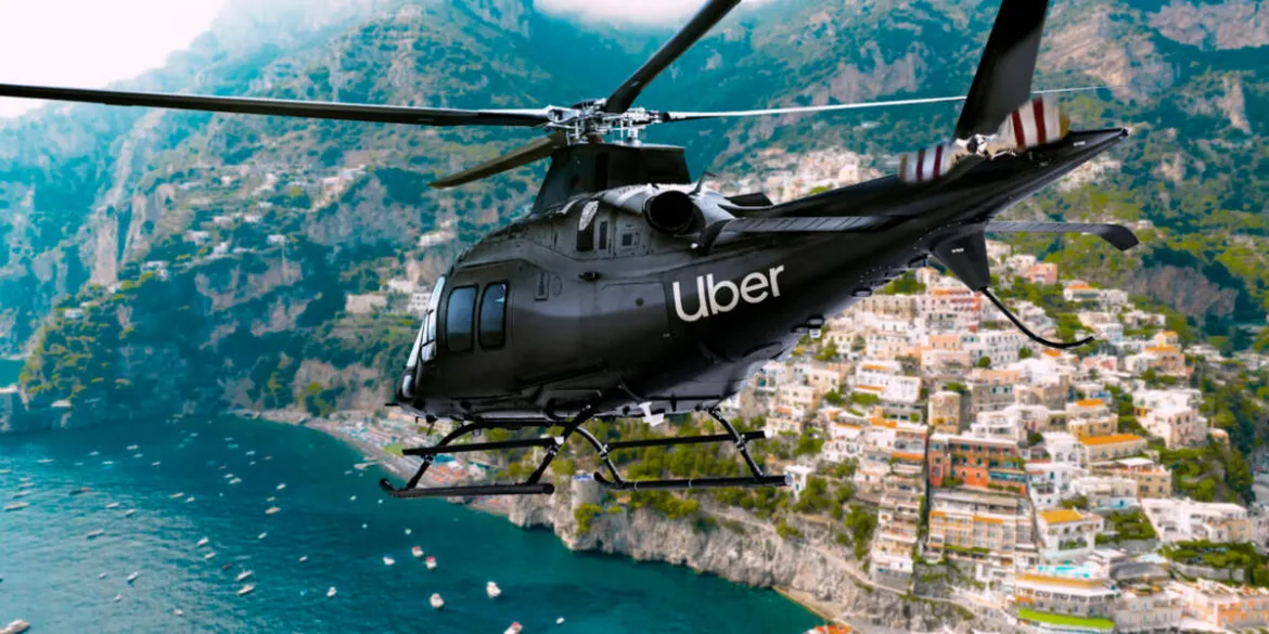 Vacanțe pe Coasta Amalfi. Uber lansează elicoptere de închiriat și croaziere gratuite