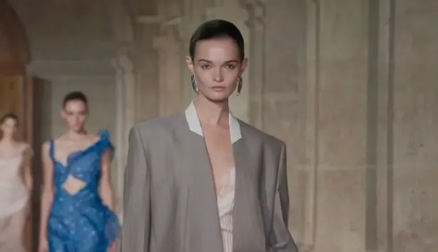 Tinerețea reinventată de Victoria Beckham