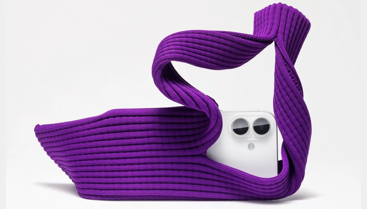 Apple colaborează cu Issey Miyake pentru o geantă de telefon numită iPhone Pocket