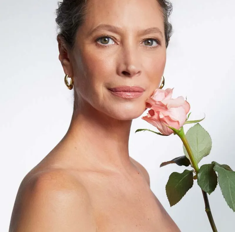 Supermodelul Christy Turlington devine ambasador de imagine pentru Lancôme