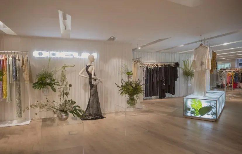 Next analizează o mutare în domeniul luxului