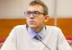 Un student genial român a primit cea mai mare distincție medicală din țară pentru descoperirea unei modalități de tratare a articulațiilor bolnave și prevenirea decesului prematur în urma infecției sângelui și septicemiei provocate de putrezirea articulaț