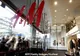 Lovitura pe care o dă H&M, în rivalitatea cu Zara. Suedezii schimbă strategia de business la 180 de grade