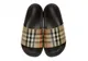 Burberry a pus la vânzare papuci de casă de lux