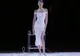 Paris Fashion Week | Un lichid stropit pe corpul manechinului Bella Hadid s-a transformat în rochie