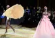Viktor&Rolf Spring 2023 demonstrează că există multe moduri de a purta o rochie de bal
