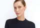 Bella Hadid este numită primul ambasador global Prada Beauty